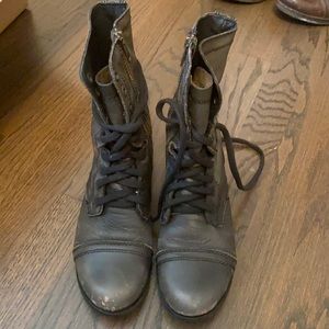 Steve Madden distressed military boots| TROOPA